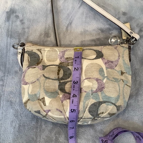 Coach cute little sling bag - Picture 4 of 7